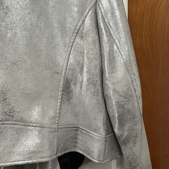 Motorcycle Jacket - Picture 11 of 12